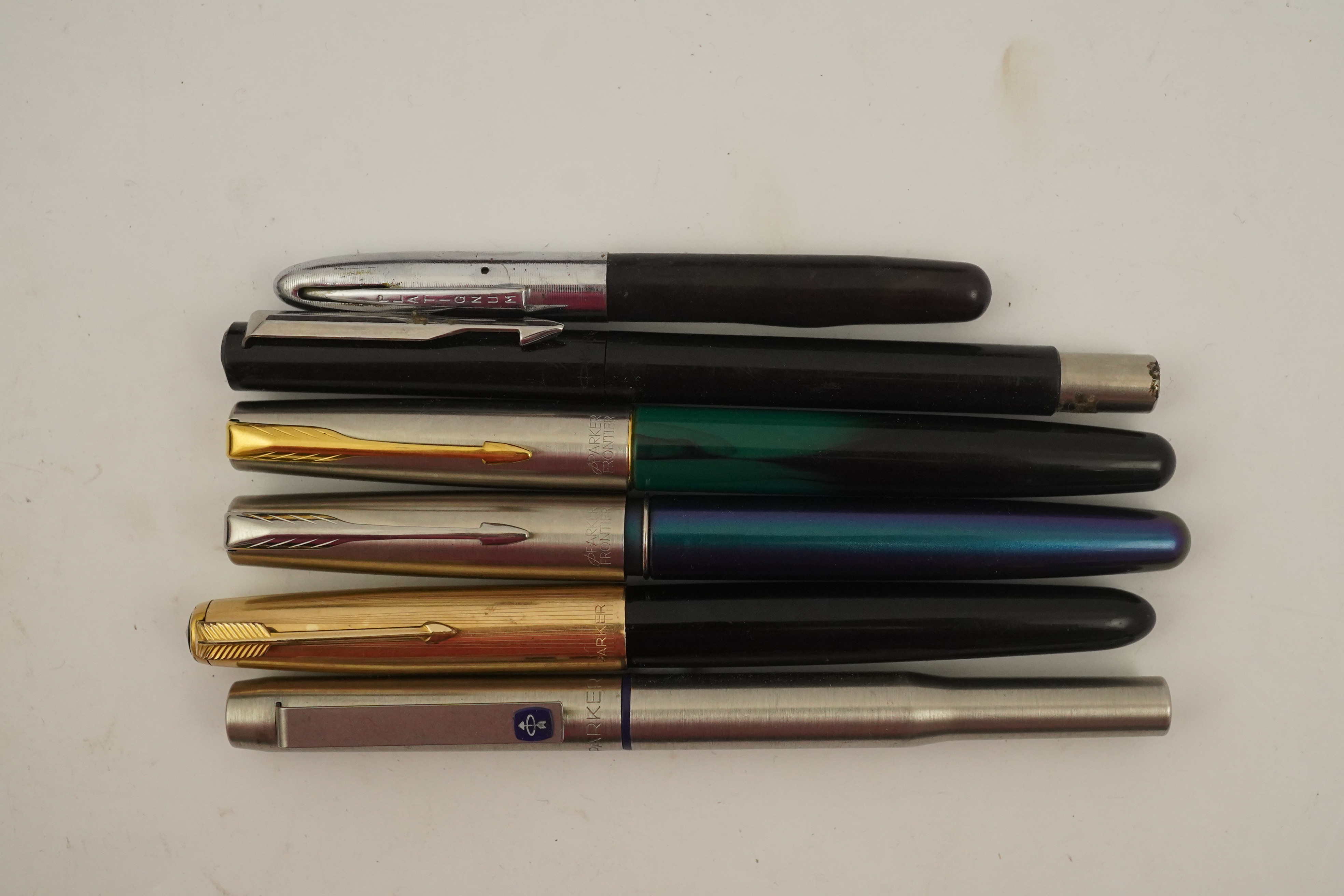 A Parker 51 and five other Parker pens